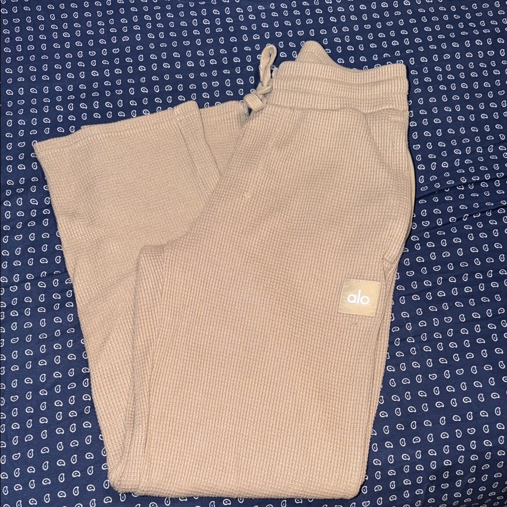 ALO Yoga men’s micro waffle gravel (tan)